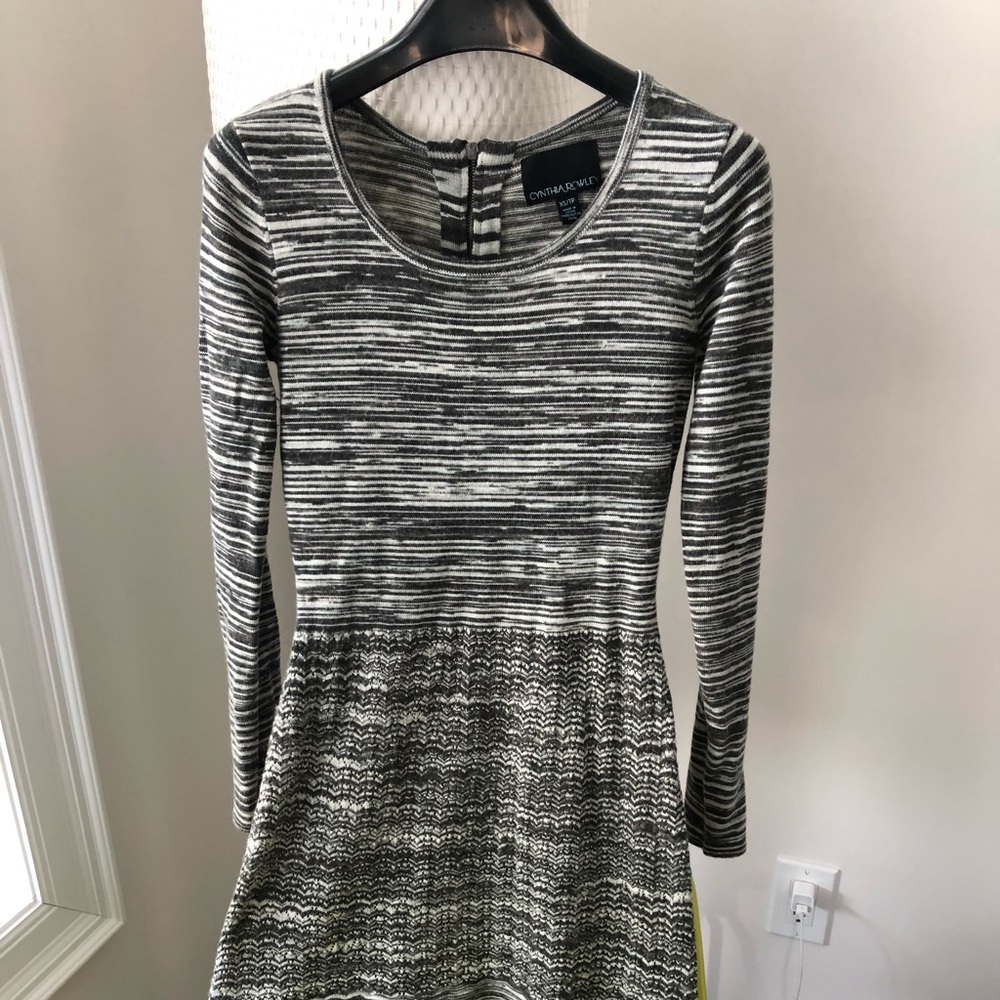 Beautiful Short Long sleeves Dress